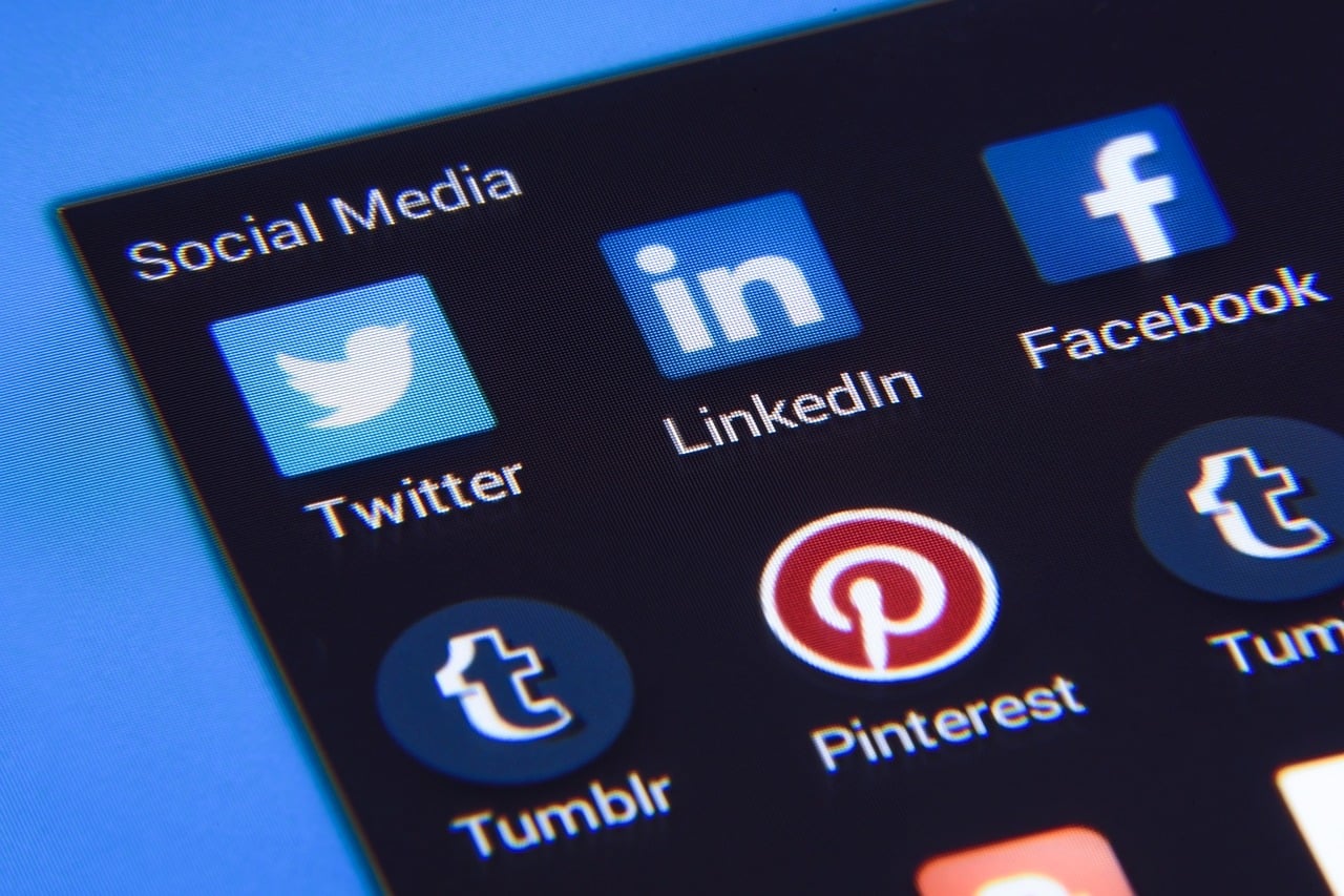 Social Media Facebook, twitter, linkedin, tumblr, pinterest 